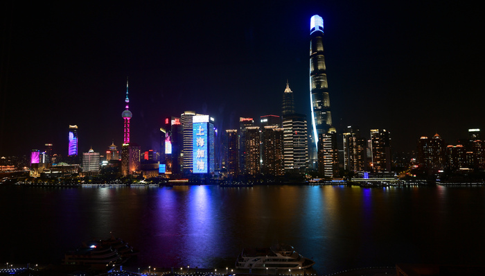 一群困在家里的广告人，在为上海做什么？