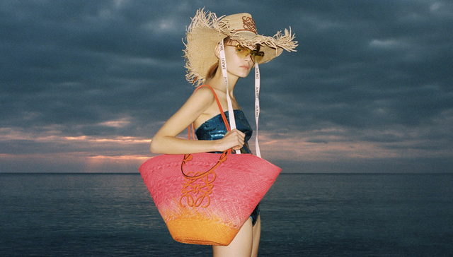 Loewe洋溢夏日海岛风情，梵克雅宝繁花争相绽放｜是日美好事物