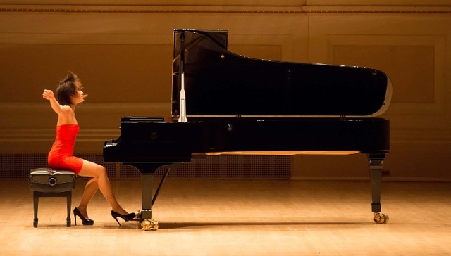 穿什么，不能说？男性化的古典音乐舞台，被边缘化的女演奏家