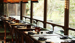 “三戰(zhàn)”港交所，“過氣網(wǎng)紅”綠茶餐廳講不出新故事？