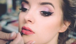 在焦虑与反焦虑之外，可以存在对容貌的另一种想象吗：从“和素颜和解”说起