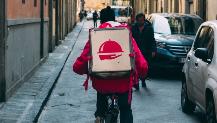 亏损,即时配送,投资
