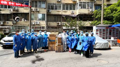 社区志愿者日记：封闭管理一个多月，我们小区从封控区降级为管控区 ｜上海战疫