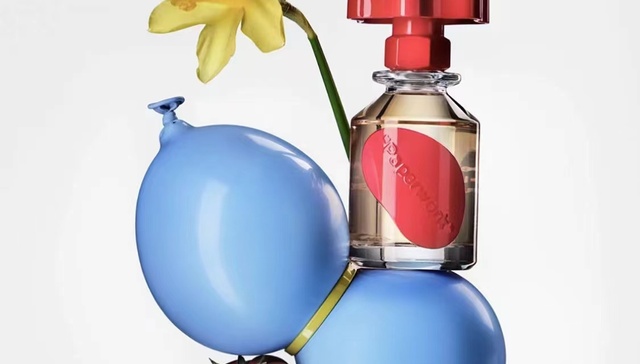 Off-White美妆实验初见成效，步入巴黎世家粉色绒绒店｜是日美好事物