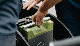 市值跌破万亿，谁在“拖累”宁德时代？