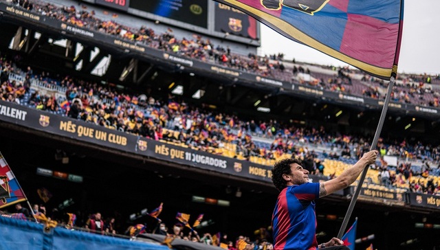 梅西走后诺坎普见新王，巴萨女足屡破入场观众纪录