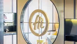 亏掉3年净利润，悬崖勒马的海底捞，仍在悬崖边