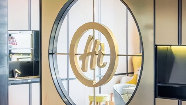 巨额亏损,扩张,高管