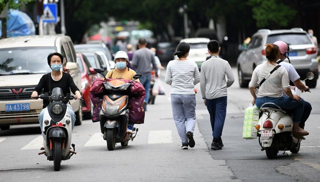 地方新闻精选 | 南昌今日起解除大范围静态管理 四川内江强降雨造成16563人受灾