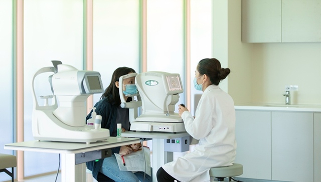 爱尔眼科发布年报，业绩十三连增，品牌推动门诊量上千万