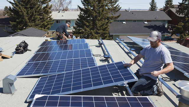 分布式光伏之战：谁是屋顶上的王者？（上）