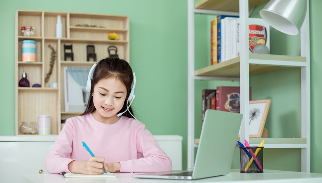 网易,作业帮系统,教育,科技,智能台灯