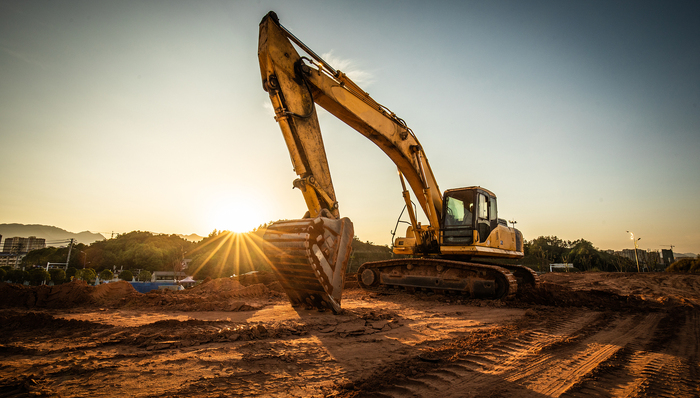 跟踪 | 蓝翔校长女儿举报母亲非法转移房产，亲属回应