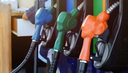 國內成品油價年內第七次上調，加滿一箱油多花8元