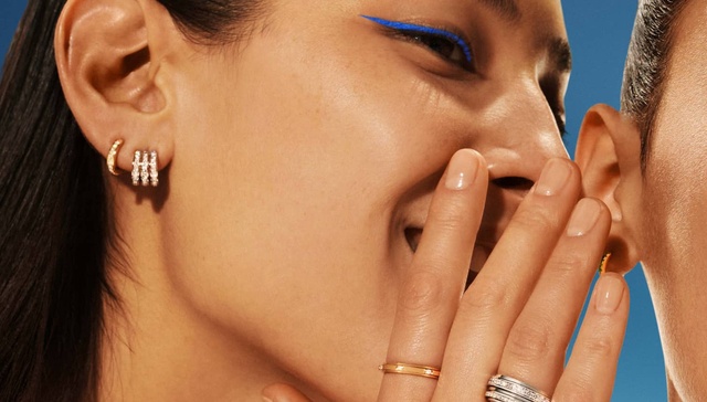 伯爵珠宝趣味旋转，珑骧涂鸦包传递幽默｜是日美好事物