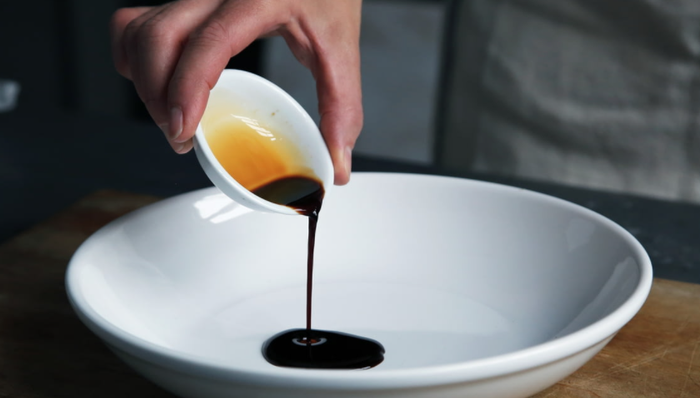 恒顺醋业,业绩下滑