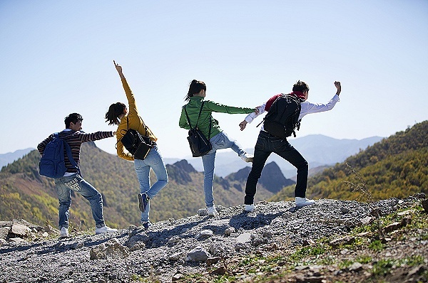 同程旅行联合中新经纬，发布“Z世代”青年旅行消费报告