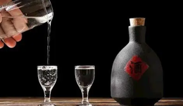 名酒分量有多重？先看前六甲的表现