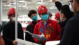 曾擔(dān)任6座方艙醫(yī)院總指揮，上?？挂摺凹獾哆B連長”陳爾真：我是醫(yī)生，請相信我 | 上海戰(zhàn)疫·致敬勞動(dòng)者