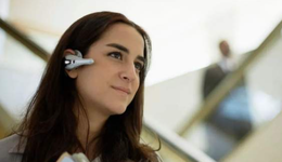 无线耳机江湖：资源派与网红派的博弈