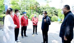 關(guān)口前移、以快制快，在“抓源頭”和“早發(fā)現(xiàn)”上下更大功夫！李強(qiáng)在徐匯松江檢查疫情防控工作