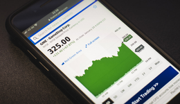 九个月股价近乎腰斩，前深市“一哥”能否王者归来？