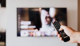 这届年轻人为什么都不爱看电视了？