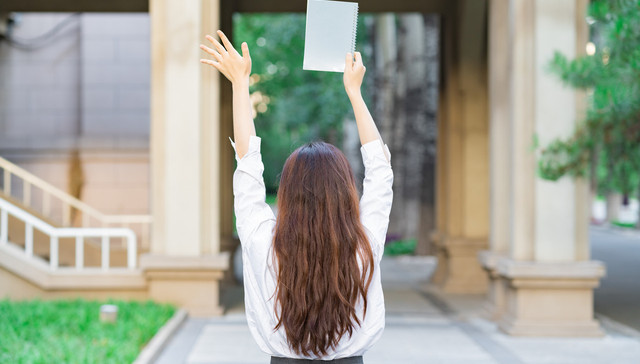 怀进鹏：中国义务教育普及程度达到世界高收入国家平均水平