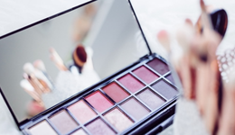 頭部化妝品企業(yè)盤點：上海家化增速掉隊，貝泰妮押寶薇諾娜