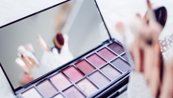 上海家化,逸仙电商,珀莱雅,贝泰妮,营收