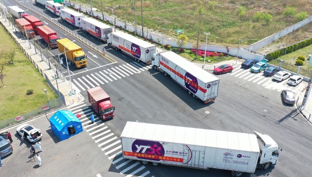 上海快递业持续恢复，有市民已收到快递