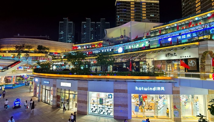 万达、宝龙旗下部分商场主力店超市恢复营业，加入上海物资保供