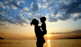 “母亲”如何推动创造一个更美好的世界？从简·雅各布斯和蕾切尔·卡森谈起