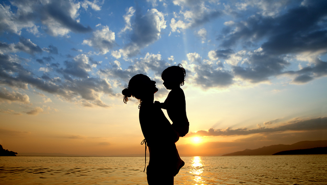 “母亲”如何推动创造一个更美好的世界？从简·雅各布斯和蕾切尔·卡森谈起