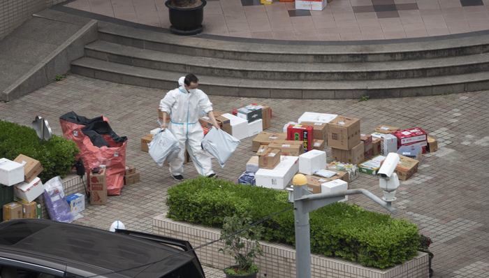 上海邮政快递复工复产首批企业“白名单”发布，分拣中心陆续投入运营