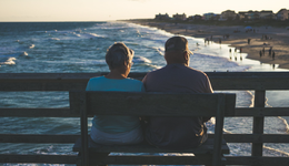 低龄老人“年轻态”，养老消费金融打开“新风口”