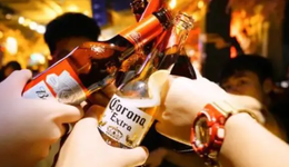 越亏越开，海伦司“任性扩张”底气何来？