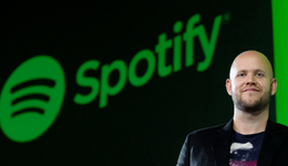 打败苹果，十年巨亏，全球在线音乐第一股的转型之痛