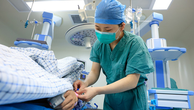 中国护士队伍超过500万人，男性护士占比提升至3%