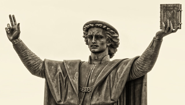 每个人都将是战争的囚徒，也包括卡夫卡