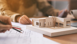 基建股持續(xù)活躍，八連板建藝集團訴訟、仲裁金額逾億元，東易日盛等高點遭套現(xiàn)