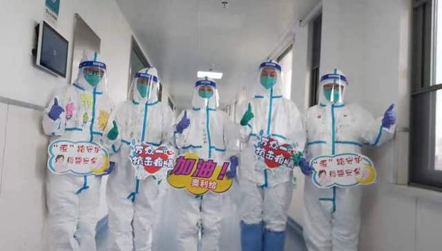 病区,ECMO,新冠,白衣天使,护士长,高龄患者,致敬,公卫,护理工作,医嘱班