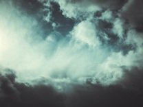 漩渦中的融創(chuàng)：四筆美元債利息到期未付 自救之路前景未明