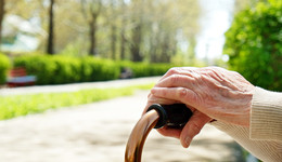 疫情催生養(yǎng)老服務(wù)新需求，養(yǎng)老產(chǎn)業(yè)將迎來收并購機(jī)會