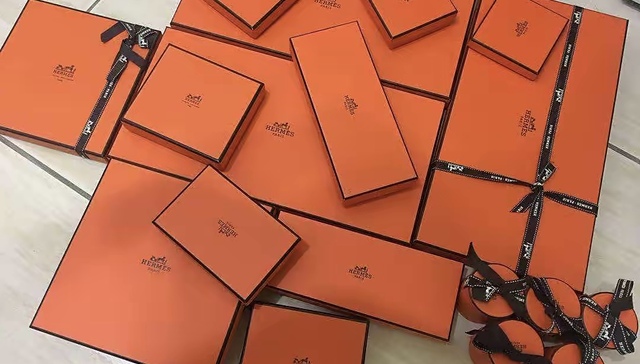 800元一套的爱马仕包装盒在闲鱼被疯抢