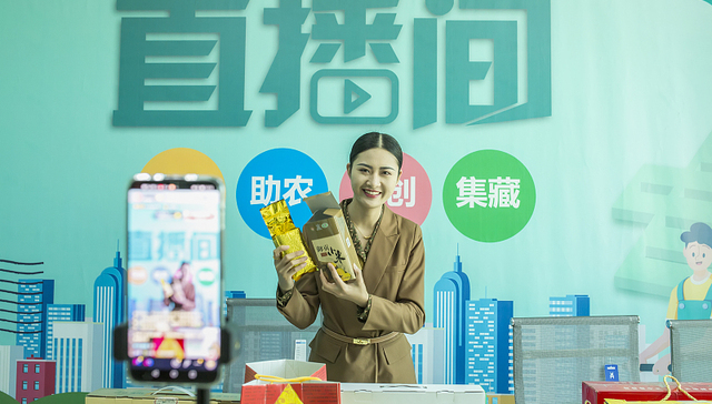 各地邮政直播间卖货，物流上自搭商流？