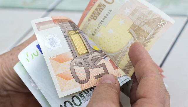 欧盟大幅下调今年GDP增速至2.7%，对俄制裁影响显现