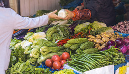 【特寫(xiě)】上海市中心，菜市場(chǎng)歸來(lái)