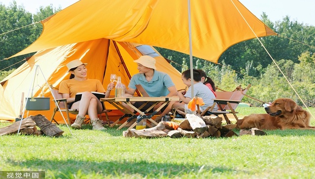 财说 | 露营成热潮，股价已翻番的牧高笛却还在贴牌生产