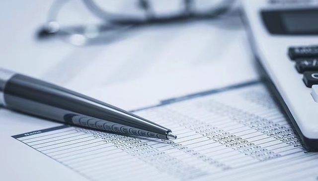 五大险企前4月保费收入1.17万亿元，“老大哥”中国人寿同比增速下降2.69%